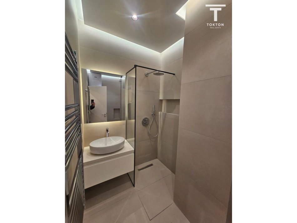 Tirane, shitet apartament 1+1+Aneks+Ballkon Kati 3, 107 m² 265.000 € (Pazari i Ri, Tiranë, TT 2171)