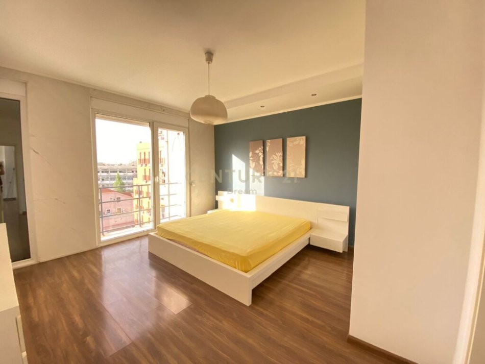 Tirane, jepet me qera apartament 2+1 Kati 6, 134 m² 700 € (Rruga Frosina Plaku)