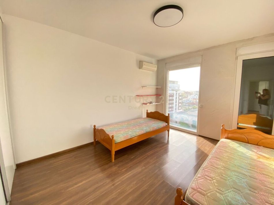 Tirane, jepet me qera apartament 2+1 Kati 6, 134 m² 700 € (Rruga Frosina Plaku)