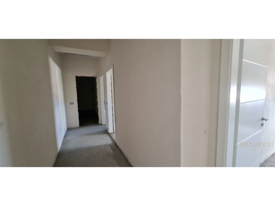 Tirane, shes apartament 2+1+2 , 120 m² 176.000 € (Selitë)