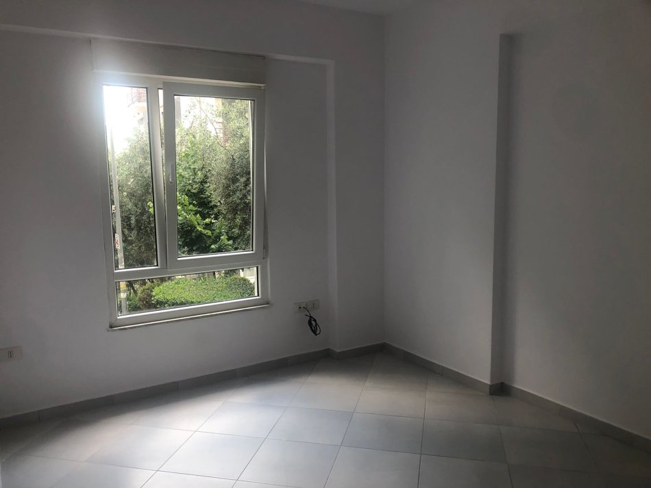 Tirane, shitet apartament , 