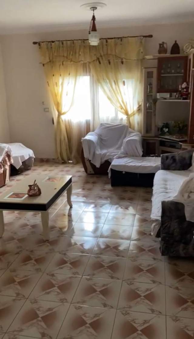 Tirane, jepet me qera apartament 1+1+A Kati 2, 100 m² 30.000 Leke (Rruga e Burgut)