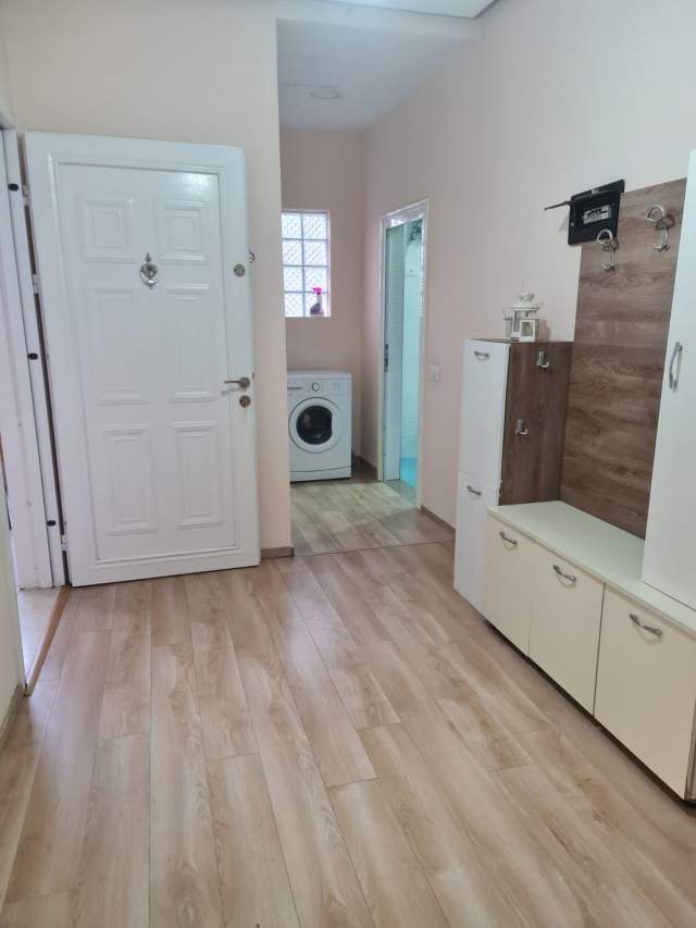Tirane, jepet me qera Vile 2+1+BLK Kati 3, 100 m² 45.000 Leke (rruga Nikolla Nishku)