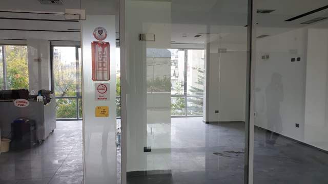 Tirane, shes ambjent biznesi Kati 1, 163 m² 319.000 Euro (rruga ali pashe gucia)
