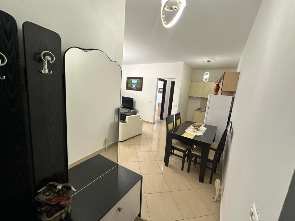 Tirane, jepet me qera apartament 1+1 Kati 2, 70 m² 500 € (kodra e diellit)
