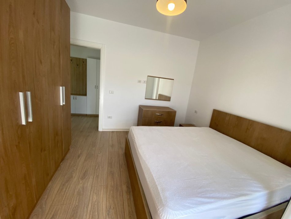 Tirane, jepet me qera apartament 1+1+Ballkon Kati 4, 73 m² 450 € (Kopeshti zologjik , Kompleksi Mateo)