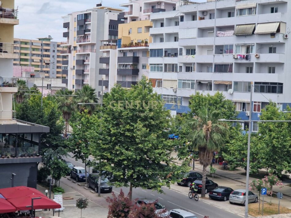 Durres, shitet apartament 3+1 Kati 3, 114 m² 125.000 € (Pavaresia Durrës, Albania)