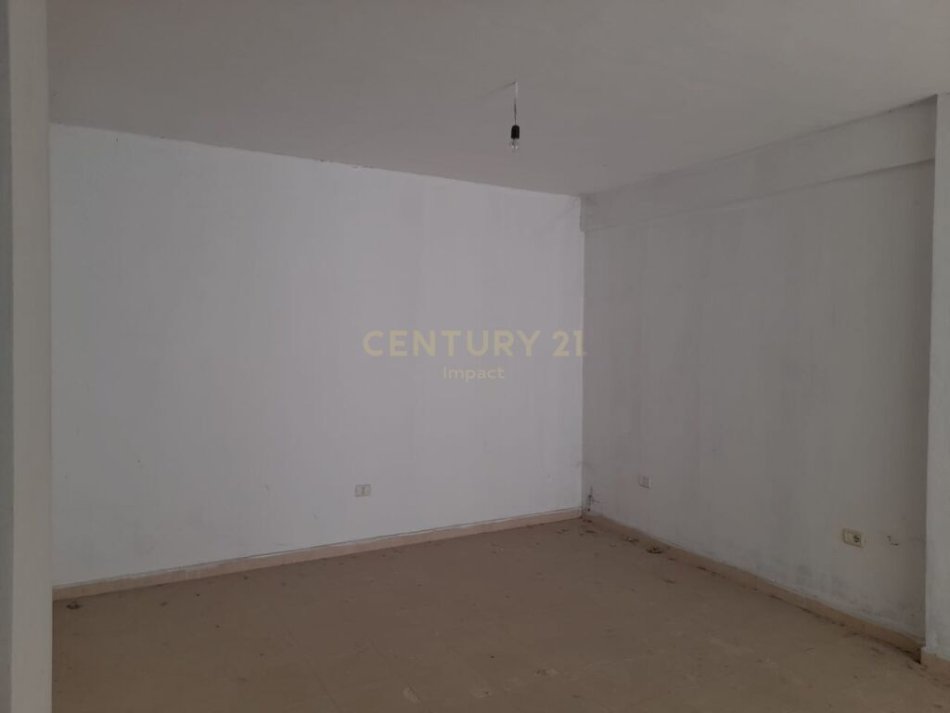 Tirane, shitet apartament 2+1 Kati 8, 95 m² 105.000 € (astir)