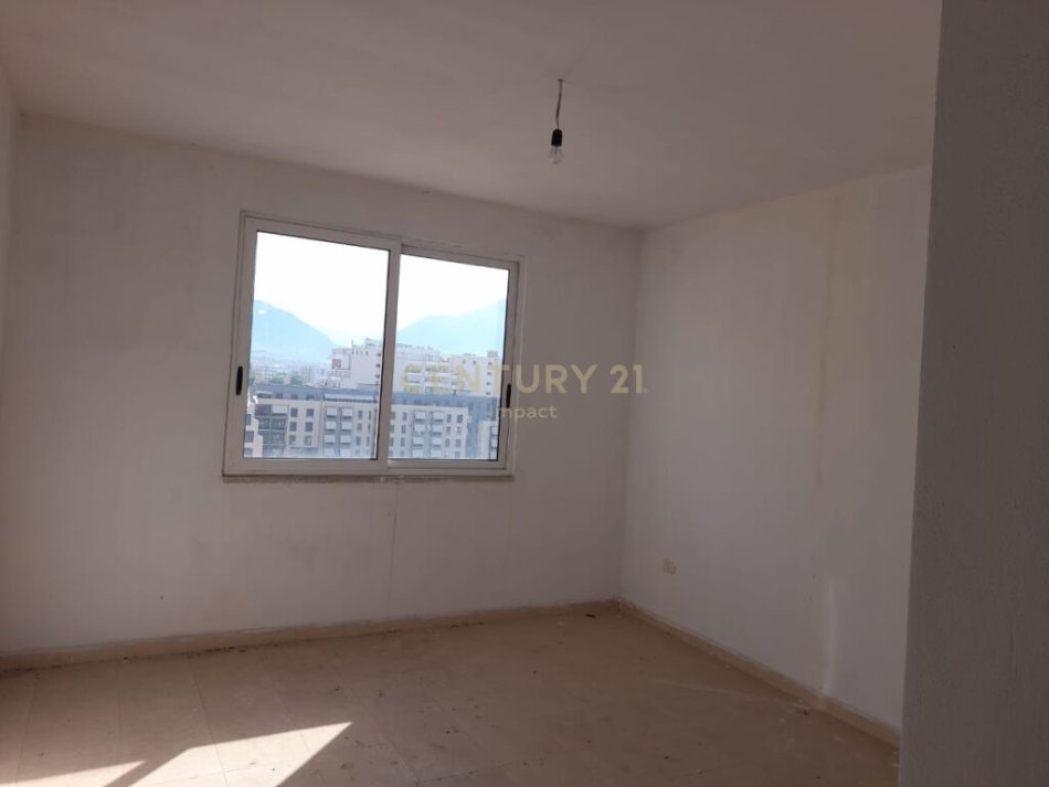 Tirane, shitet apartament 2+1 Kati 8, 95 m² 105.000 € (astir)