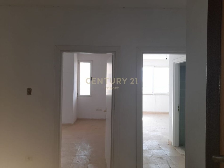 Tirane, shitet apartament 2+1 Kati 8, 95 m² 105.000 € (astir)