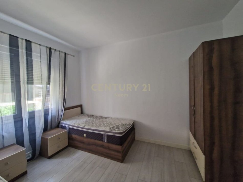 Tirane, jepet me qera apartament 2+1 Kati 2, 97 m² 600 € (Liqeni i Tiranes)