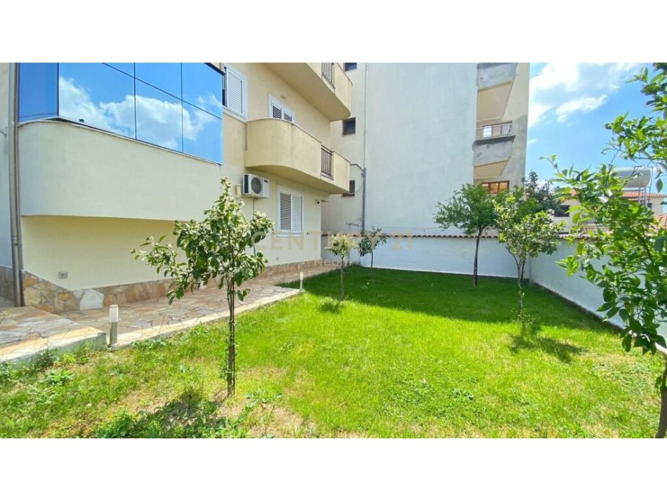 Tirane, jepet me qera apartament 2+1 Kati 1, 320 m² 500 € (Akademia e Policise Tirana, Albania)