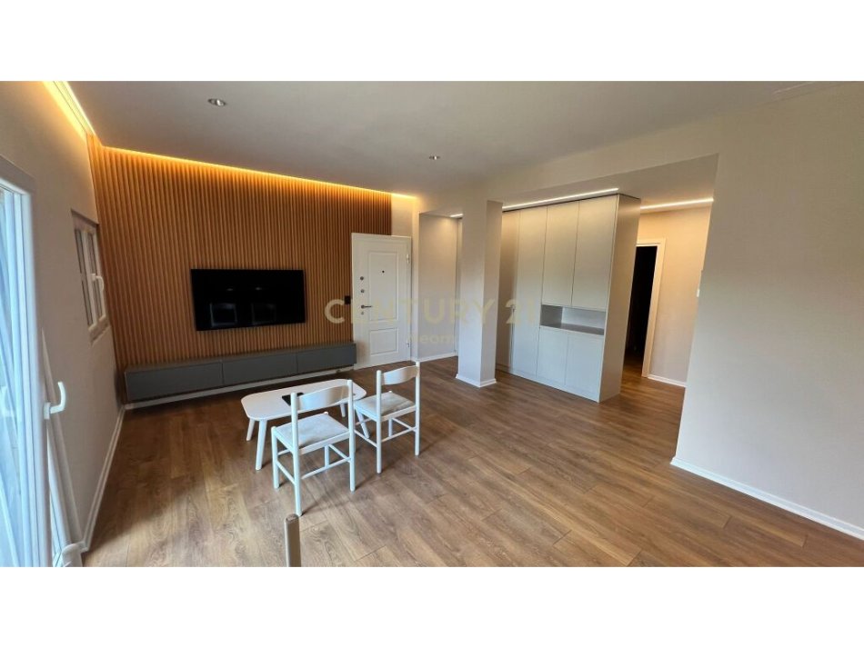Tirane, jepet me qera apartament 2+1 Kati 1, 320 m² 500 € (Akademia e Policise Tirana, Albania)