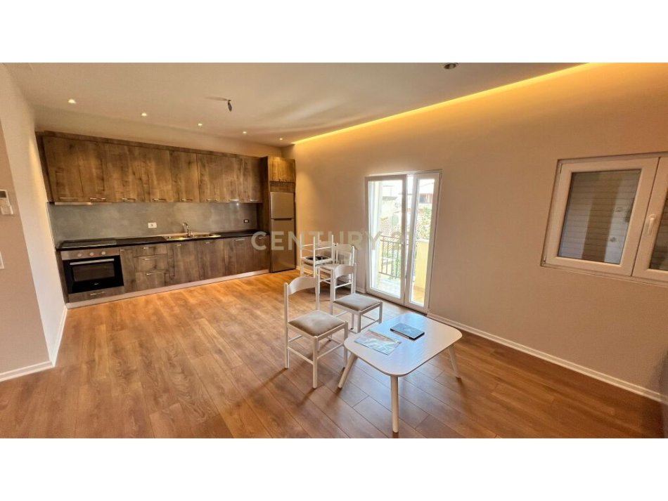 Tirane, jepet me qera apartament 2+1 Kati 1, 320 m² 500 € (Akademia e Policise Tirana, Albania)