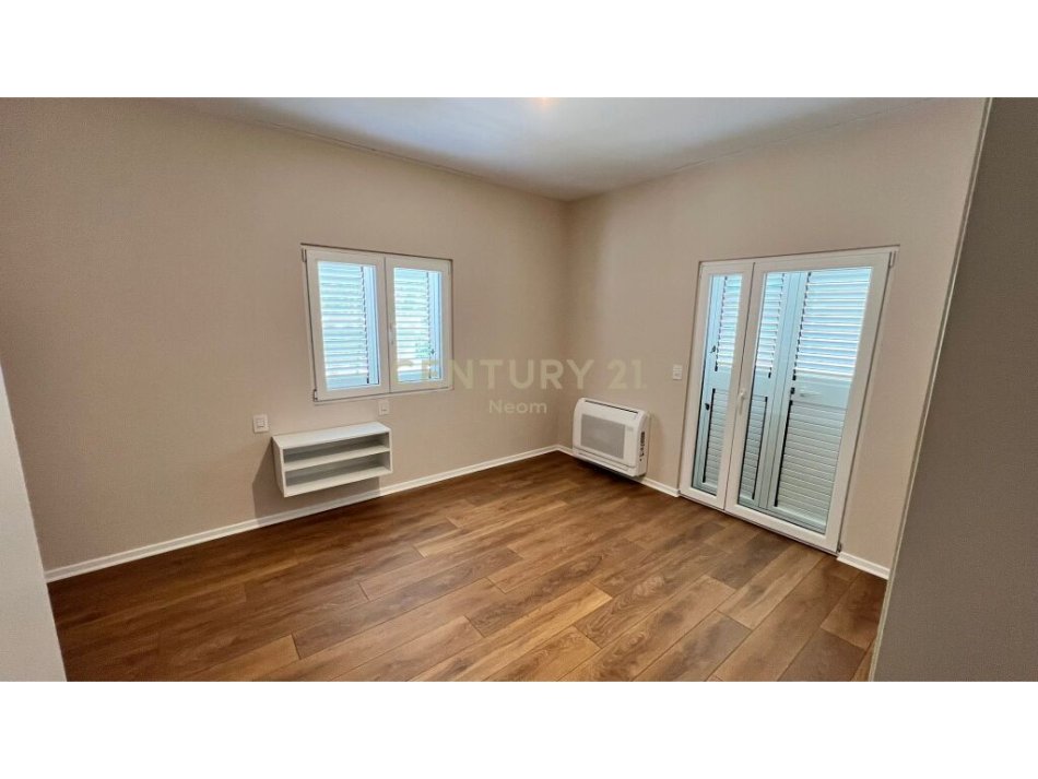 Tirane, jepet me qera apartament 2+1 Kati 1, 320 m² 500 € (Akademia e Policise Tirana, Albania)