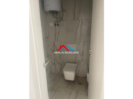 Tirane, jepet me qera apartament 3+1+Ballkon Kati 4, 148 m² 500 € (Rruga Petrela)