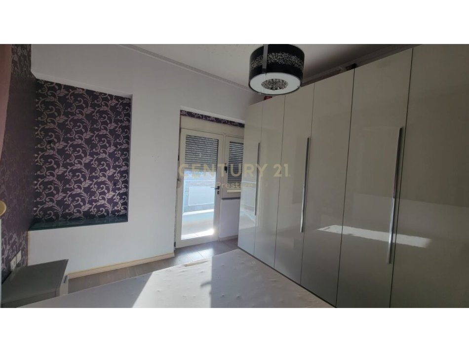 Tirane, shitet apartament 2+1+Ballkon Kati 9, 119 m² 220.000 € (ish ekspozita)