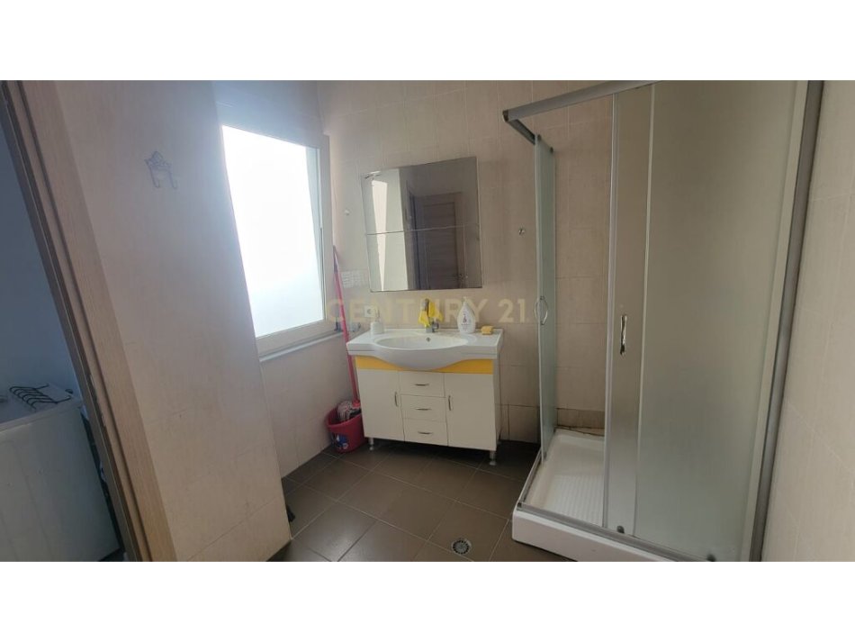 Tirane, shitet apartament 2+1+Ballkon Kati 9, 119 m² 220.000 € (ish ekspozita)