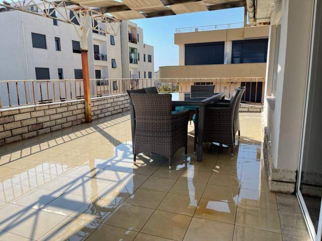 Durres, shitet Penthouse 3+1 Kati 5, 129 m² 100.000 Euro (Rruga Pavaresia)