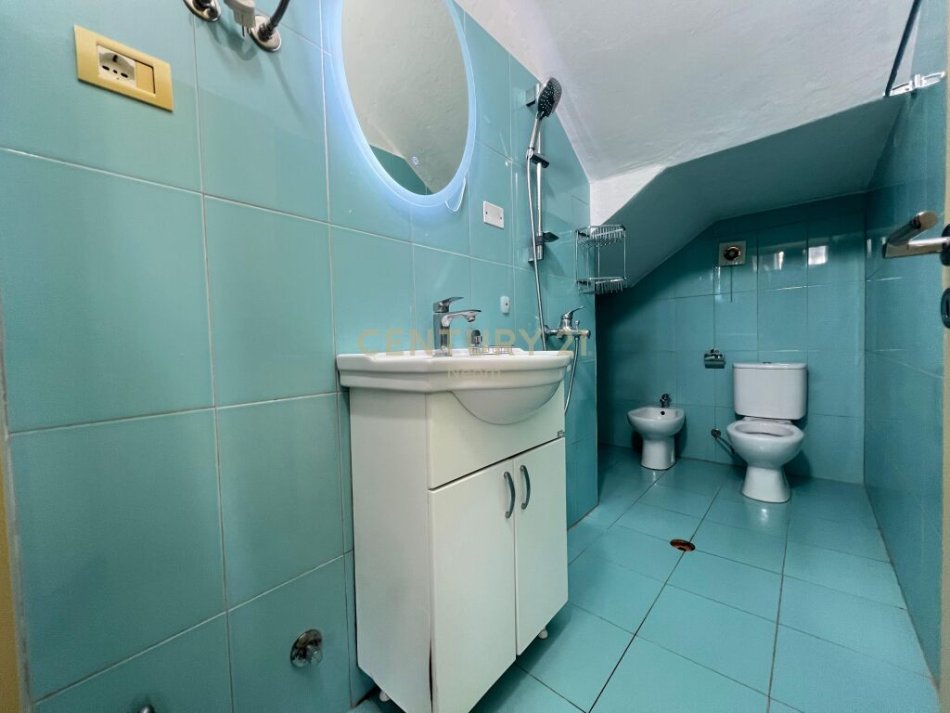 Tirane, jepet me qera apartament 1+1 Kati 1, 63 m² 400 € (Rruga Dalip Topi, Fresku)