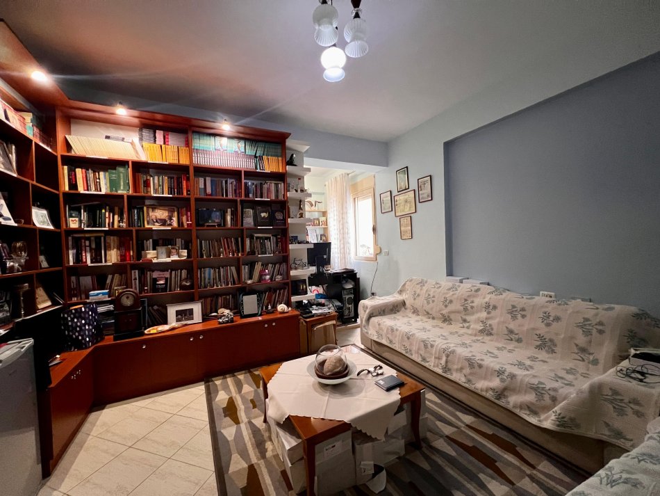 Vlore, shitet apartament 2+1+Ballkon , 100 m² 250.000 € (Lungomare - Vlorë)