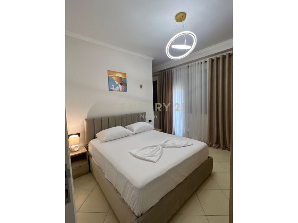 Tirane, jepet me qera apartament 1+1 Kati 4, 100 m² 700 € (RRUGA E KOSOVAREVE)