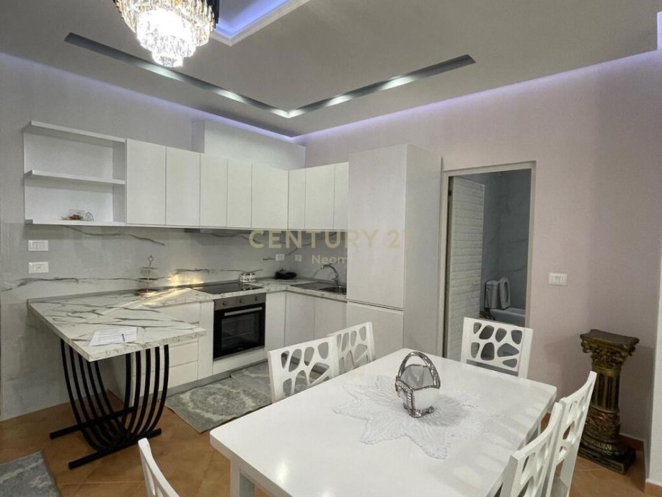 Tirane, jepet me qera apartament 1+1 Kati 1, 63 m² 400 € (Rruga Dalip Topi, Fresku)