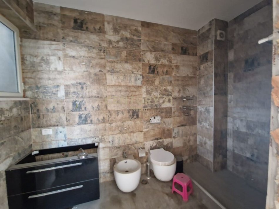 Tirane, shitet apartament 1+1 Kati 8, 104 m² 108.500 € (Rruga: Bedri Karapici Tirana, Albania)