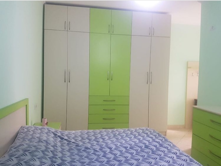 Tirane, jepet me qera apartament 2+1+Aneks+Ballkon Kati 3, 98 m² 450 € (yzberisht)