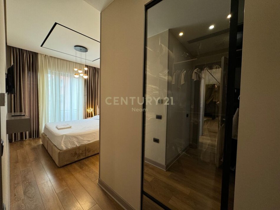 SHITET, APARTAMENT LUKSOZ 2+1+2 ME POST PARKIMI TE KOMPLEKSI DELIJORGJI‼️Neom96033
