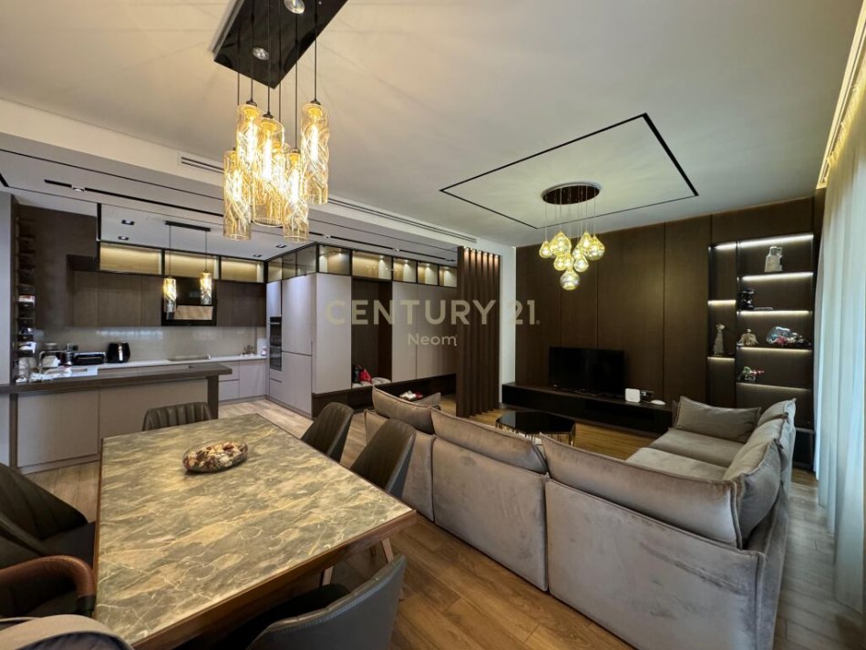 SHITET, APARTAMENT LUKSOZ 2+1+2 ME POST PARKIMI TE KOMPLEKSI DELIJORGJI‼️Neom96033
