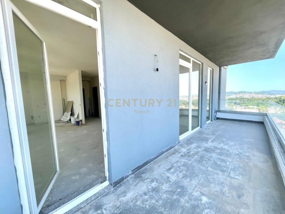 Tirane, shitet apartament 2+1 Kati 5, 138 m² 250.000 € (sauk)