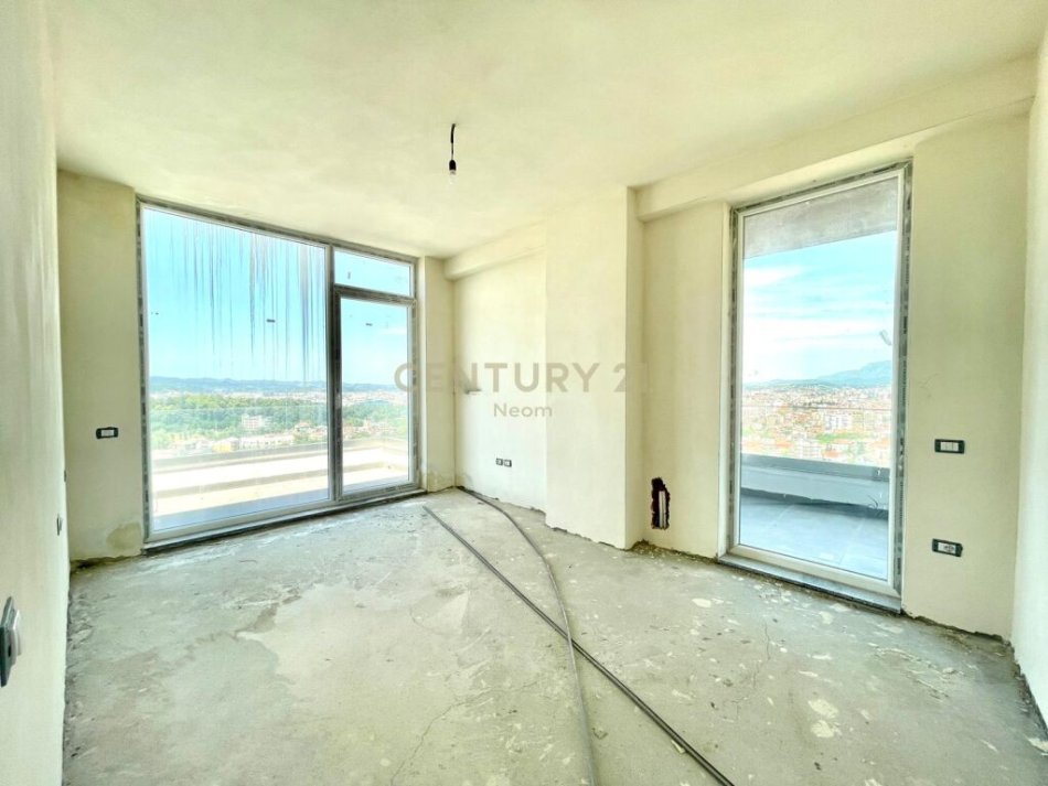 Tirane, shitet apartament 2+1 Kati 5, 138 m² 250.000 € (sauk)