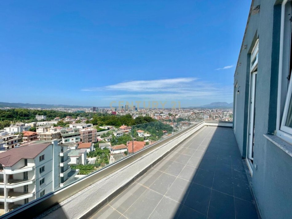 Tirane, shitet apartament 2+1 Kati 5, 138 m² 250.000 € (sauk)