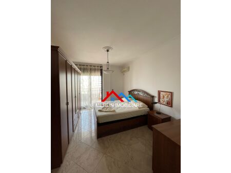 Tirane, jepet me qera apartament 1+1+Ballkon Kati 8, 145 m² 800 € (Nikolla Tupe)