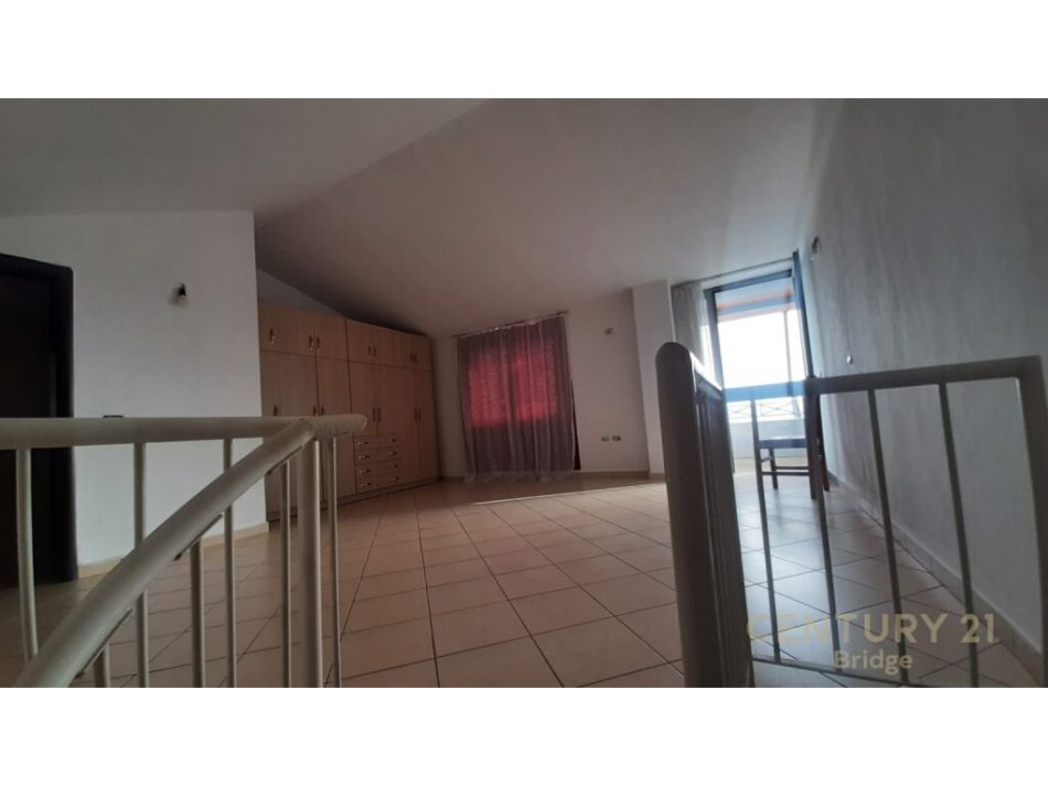Tirane, jepet me qera apartament 2+1 Kati 5, 65 m² 400 € (Fresku)