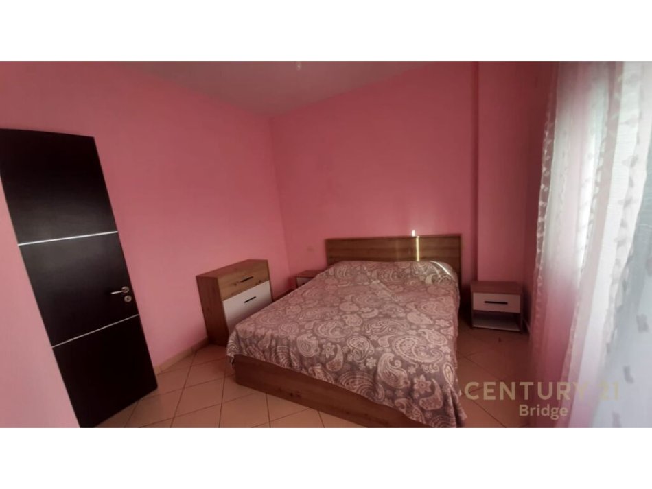 Tirane, jepet me qera apartament 2+1 Kati 5, 65 m² 400 € (Fresku)