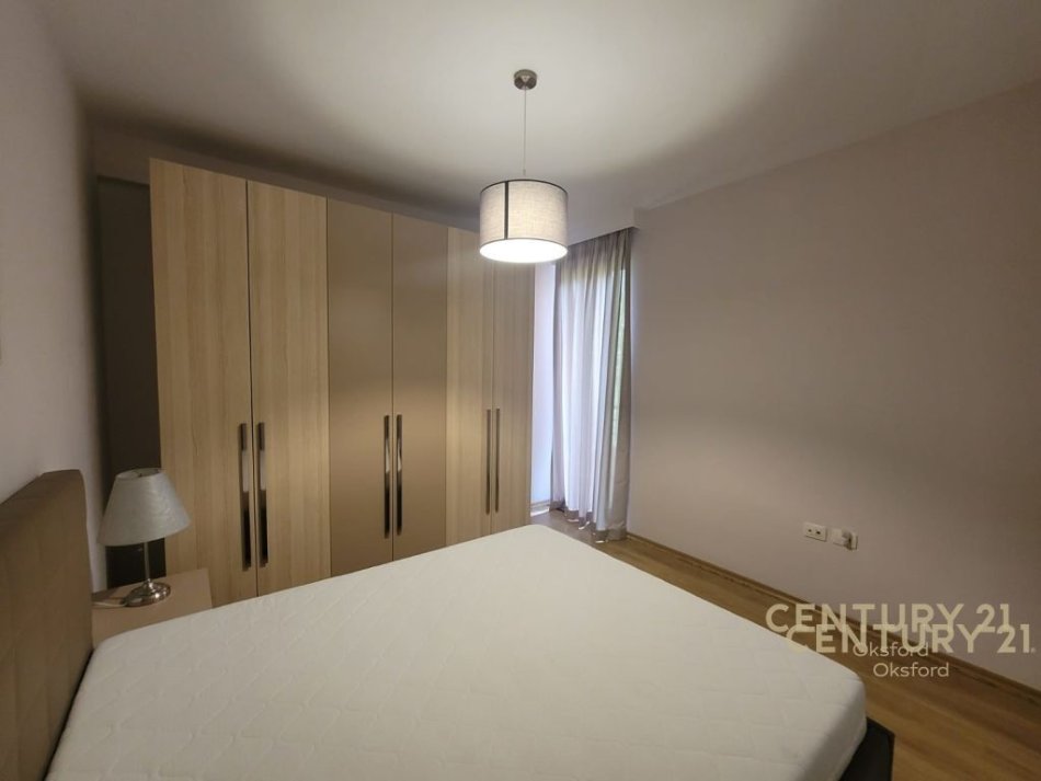 Tirane, jepet me qera apartament 1+1 Kati 2, 65 m² 500 € (Kopshti Botanik)