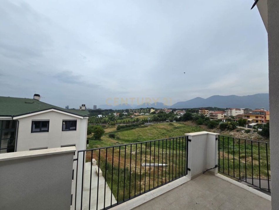 Tirane, shitet apartament 2+1 Kati 4, 127 m² 255.000 € (liqeni i thate)