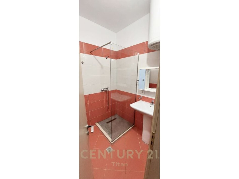 Tirane, jepet me qera apartament 2+1 Kati 6, 85 m² 500 € (Don Bosco)