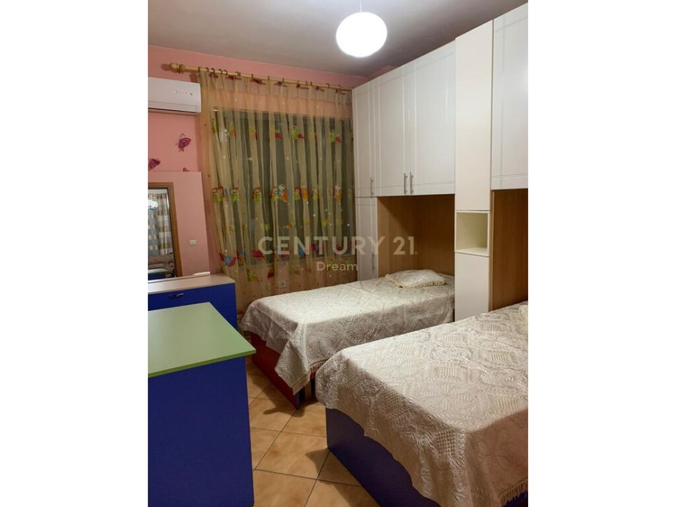 Tirane, shitet apartament 2+1 Kati 2, 95 m² 125.000 € (Astir)