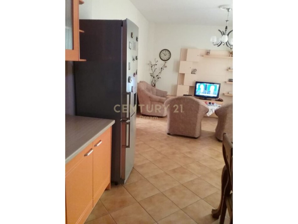 Tirane, shitet apartament 2+1 Kati 2, 95 m² 125.000 € (Astir)