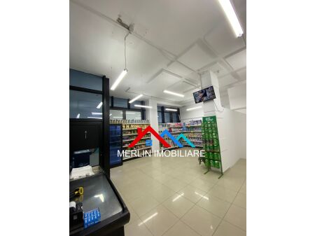 Tirane, jepet me qera ambjent biznesi Kati 0, 100 m² 850 € (Arkitekt Kasemi)