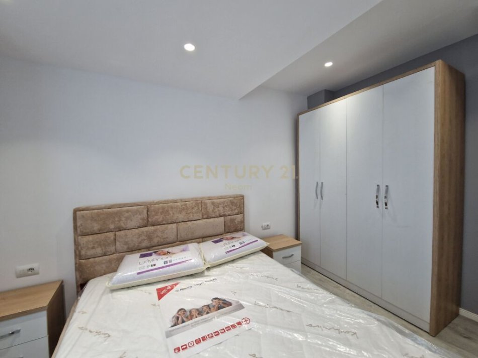Tirane, jepet me qera apartament 1+1 Kati 1, 57 m² 450 € (Laprake, prane Siptalit Ushtarak Tirana, Albania)