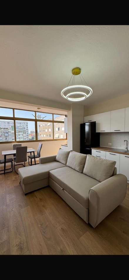 Tirane, jepet me qera apartament 2+1+Ballkon Kati 5, 70 m² 600 € (21 Dhjetori)