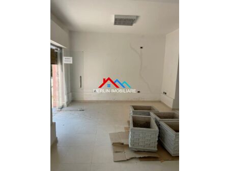 Tirane, shitet apartament 2+1 Kati 1, 90 m² 105.000 € (Kombinat)