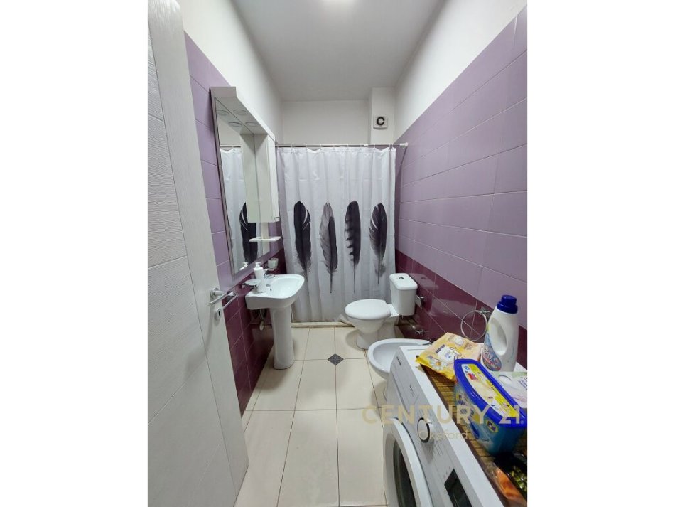 Tirane, jepet me qera apartament 1+1 , 84 m² 600 € (Liman Kaba)