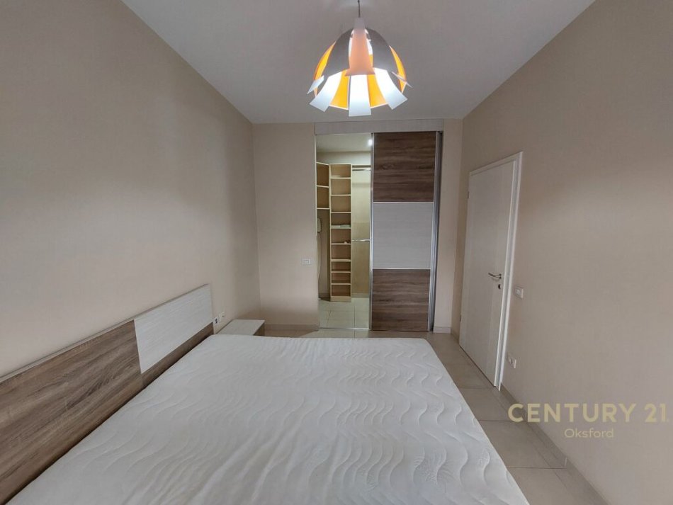 Tirane, jepet me qera apartament 1+1 , 84 m² 600 € (Liman Kaba)