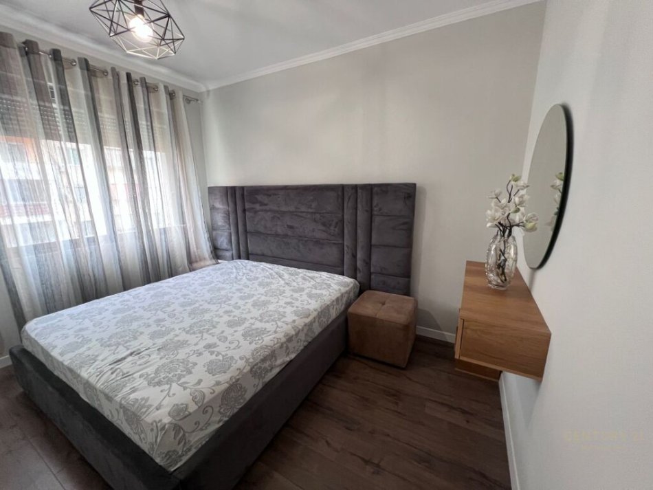 Tirane, shitet apartament 2+1 Kati 5, 98 m² 125.000 € (Astir)