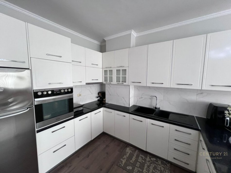 Tirane, shitet apartament 2+1 Kati 5, 98 m² 125.000 € (Astir)